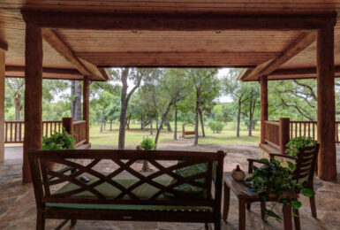 oie_282112219H0uQ11D