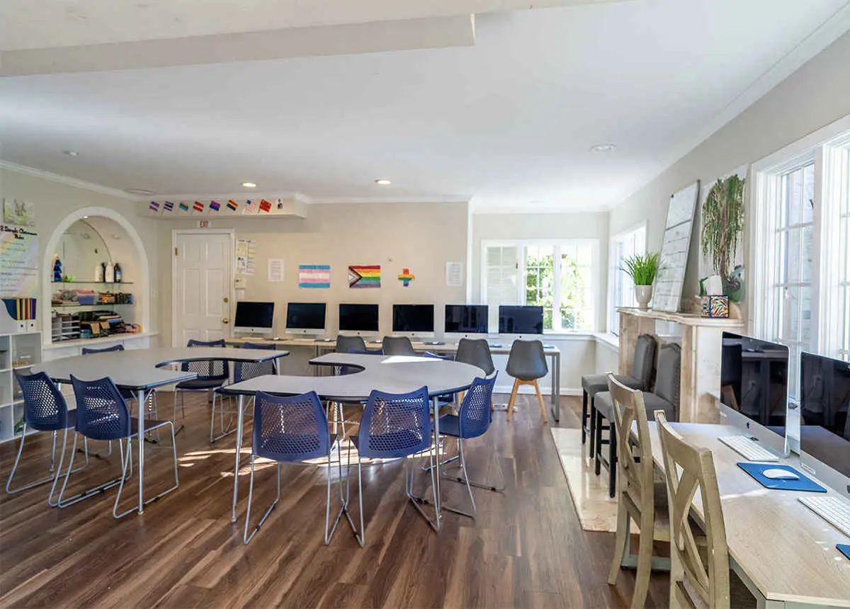 Adolescent Mental Health Treatment Center for Eugene Families