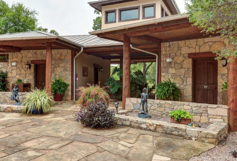 Courtyard Entry