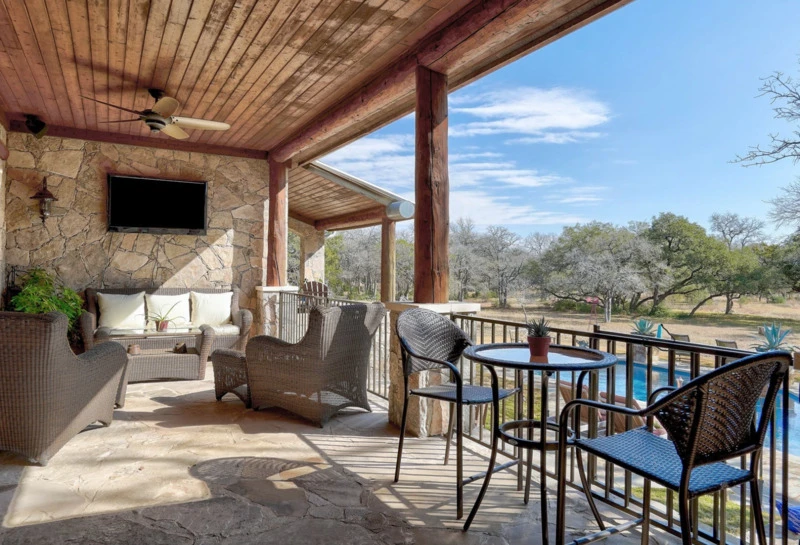 Outdoor Lounge